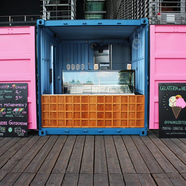 Vor dem KKL Luzern steht eine neue Gelateria