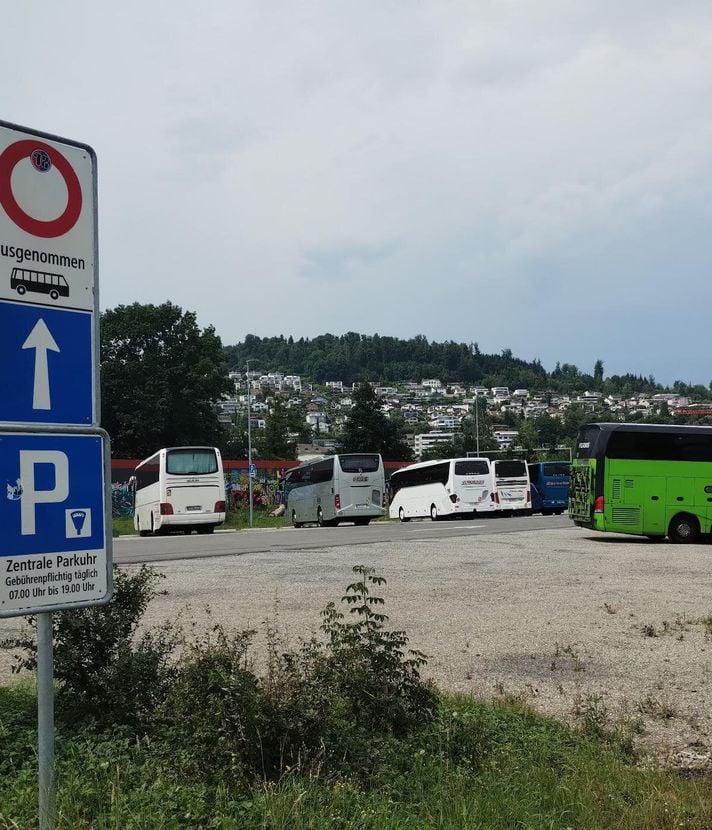 Stadt Luzern hübscht Carparkplatz Rösslimatt auf