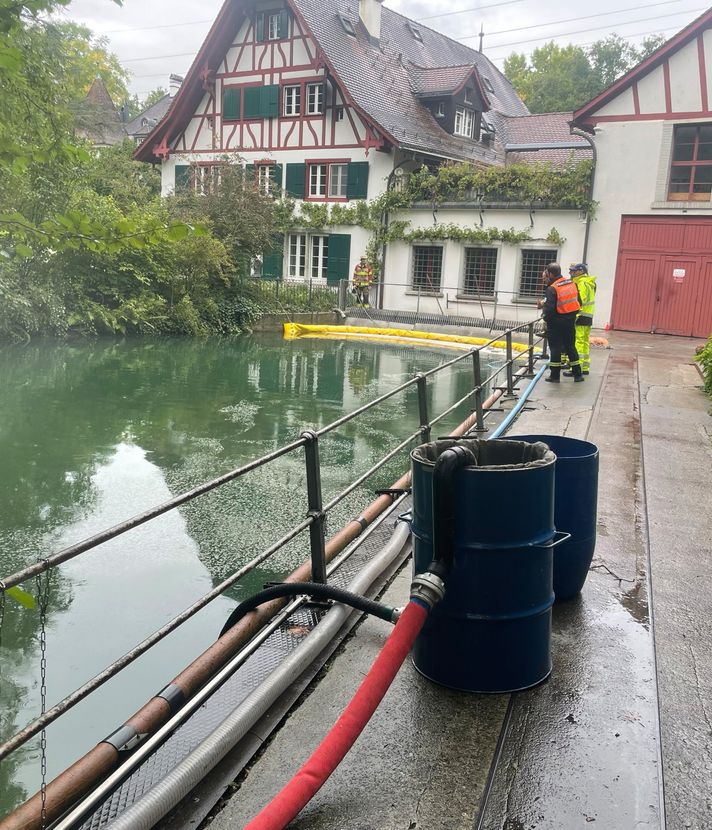 200 Liter Diesel laufen in Cham aus – Lorze verschmutzt