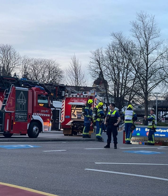 Einsatz der Feuerwehr im Luzerner Bahnhofparking