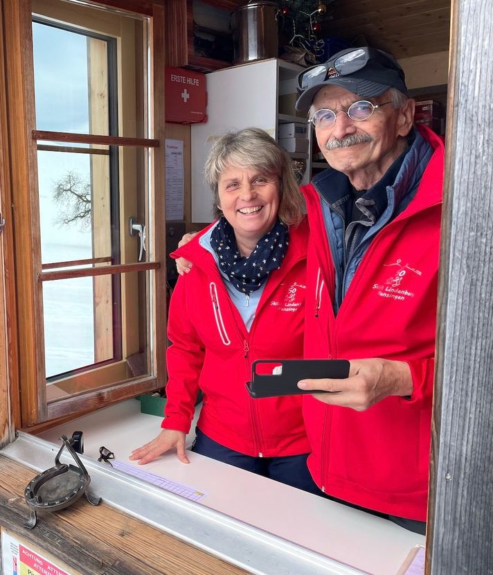 Sie halten den kleinsten Skilift Zugs am Leben