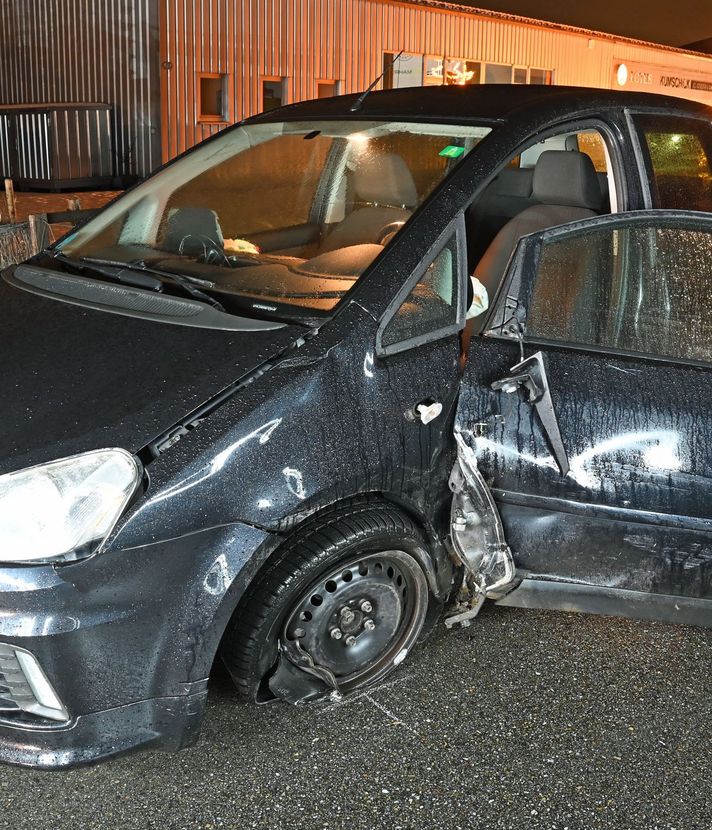 Unfall: Betrunkener Autofahrer gerät auf Gegenfahrbahn