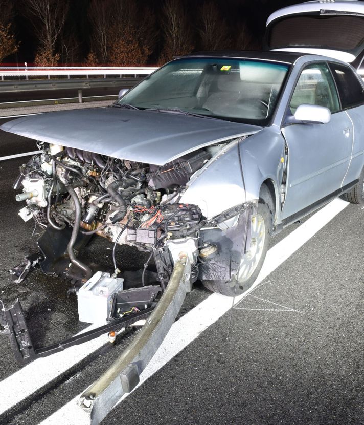 Reiden: Fahrer knallt auf Autobahn A2 in Leitplanke