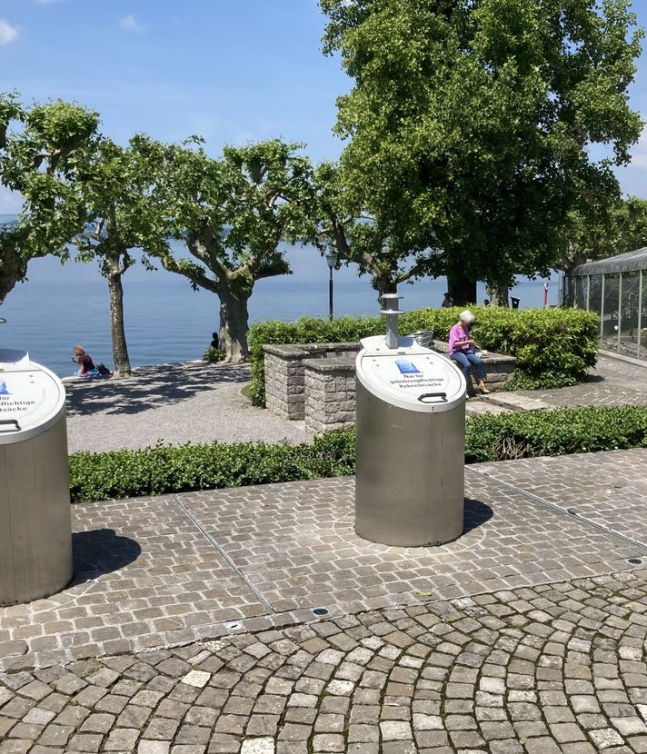 Trotz Pionierprojekt: Abfallsäcke gehören noch lange zum Zuger Stadtbild