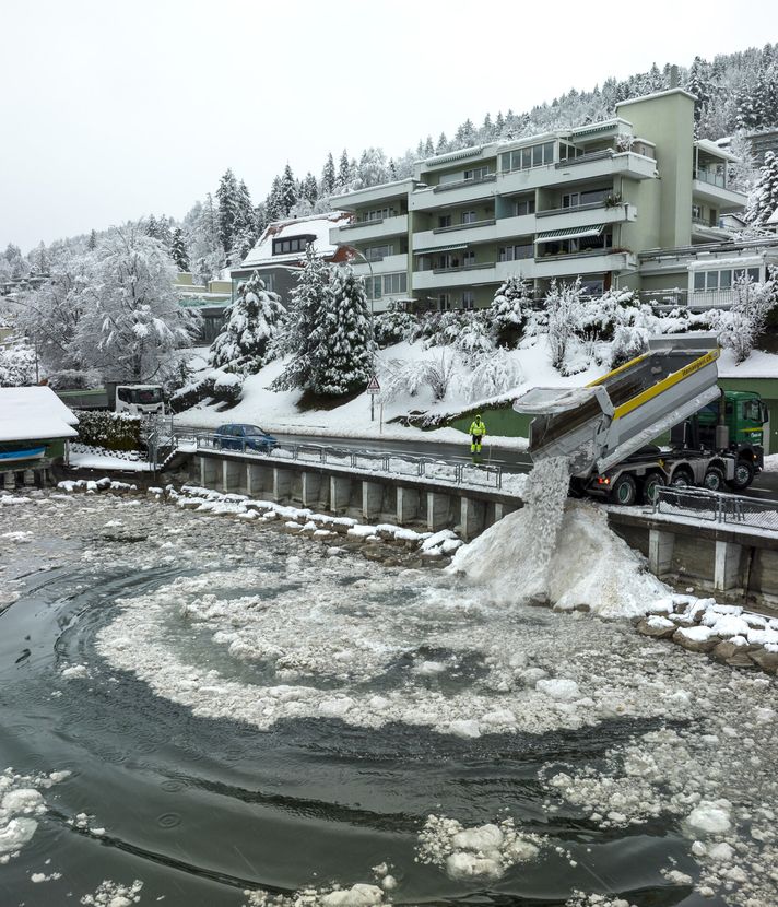Entsorgung von Schnee im Ägerisee – ist See in Gefahr?