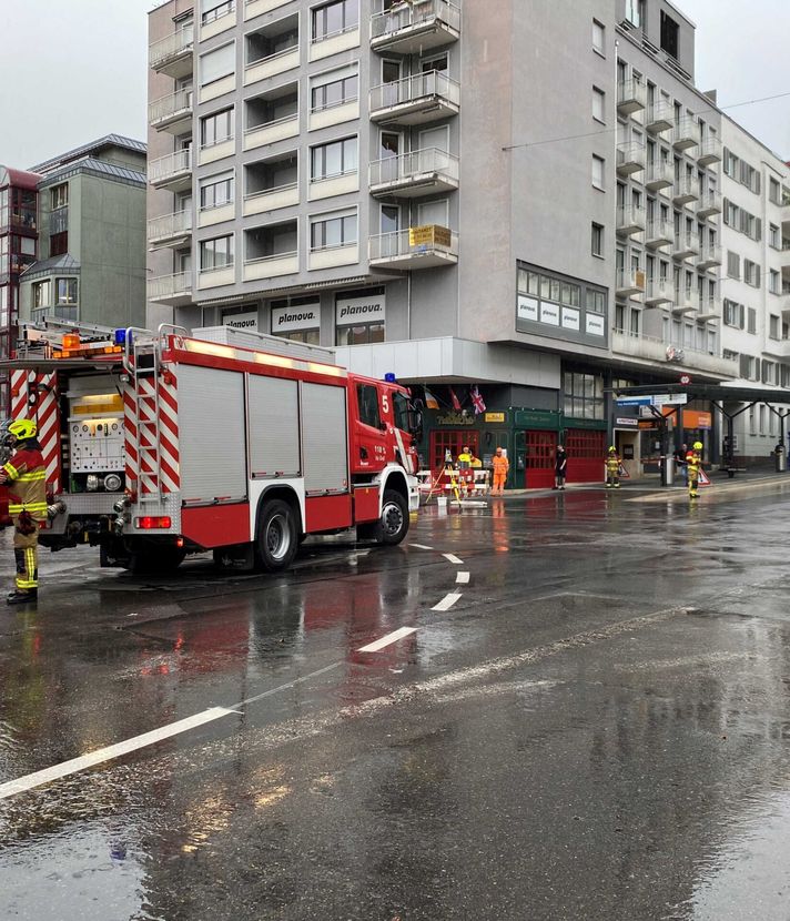 Gasaustritt in Zug – Bauarbeiter beschädigen Leitung
