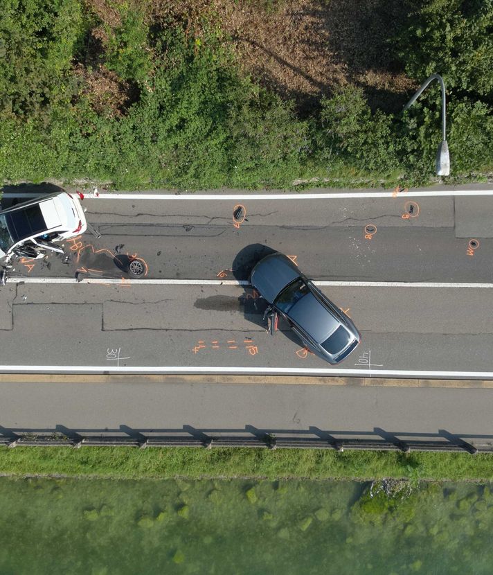 Massiver Unfall auf Artherstrasse: Drei Frauen verletzt