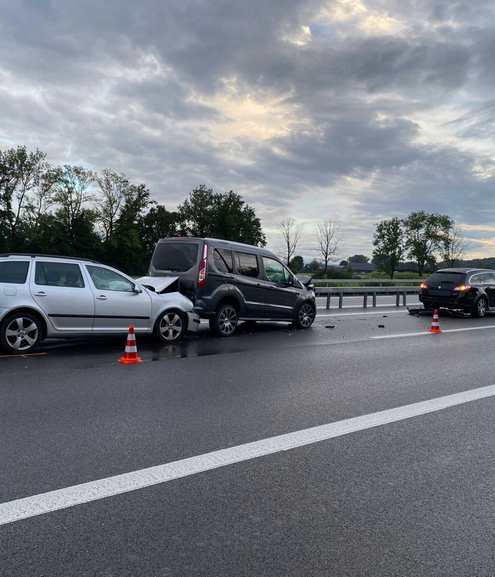 Unfall auf der A14 – eine Verletzte und langer Stau