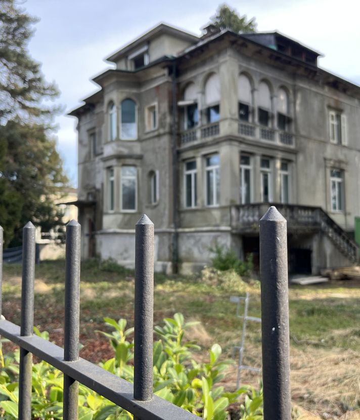 Einst Skandal-Villa – nun bremst ein Riese neue Wohnungen