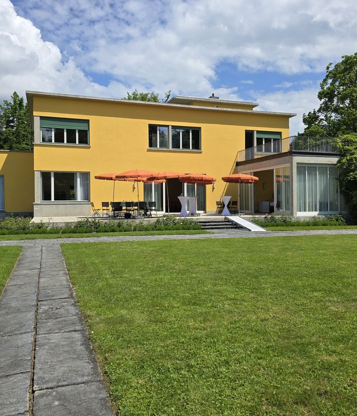 So sieht es im bisher exklusiven Park der Rachmaninow-Villa aus