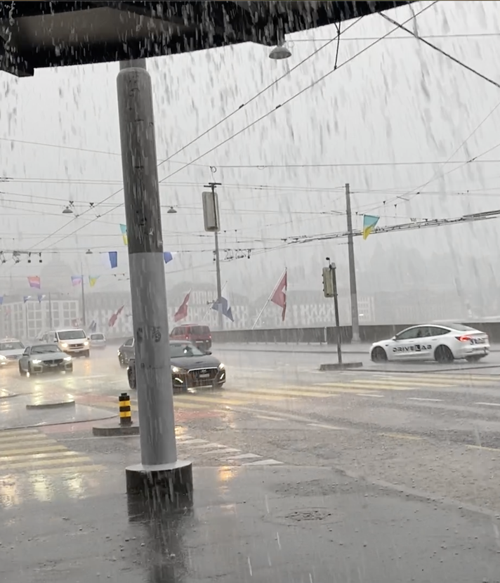 Morgen-Monsun in Luzern sorgt für nasse Füsse