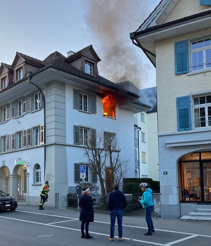 Glück im Unglück bei Brand auf einem Balkon in Sursee