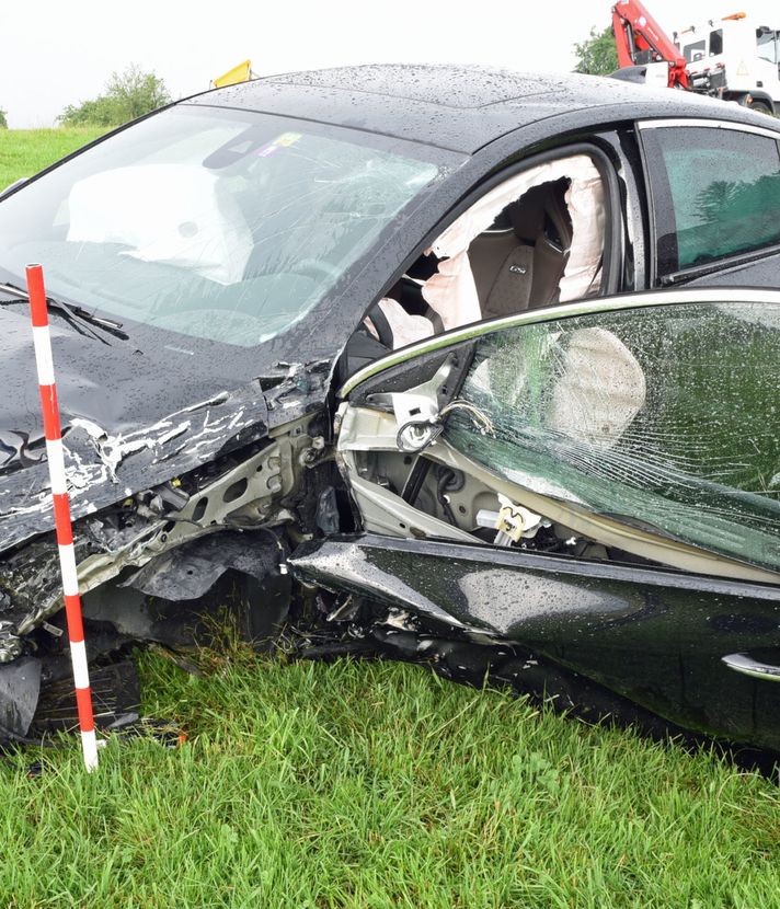 Viel Blechschaden und zwei Verletzte bei Unfall in Sempach