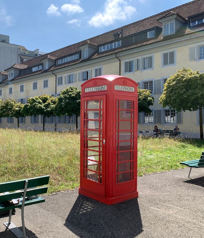 Rätsel in Luzern: Was soll diese rote Telefonkabine?