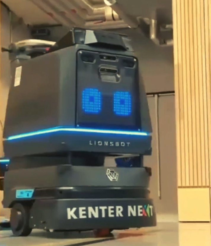 Futuristische Anschaffung: Roboter putzt Luzerner Schule