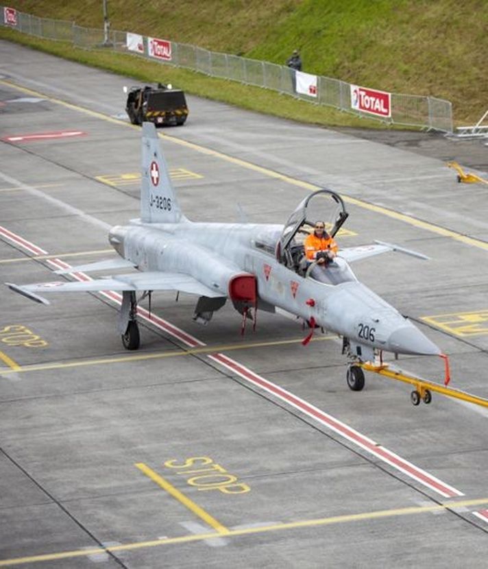 Turbulenzen um den Militärflugplatz Emmen