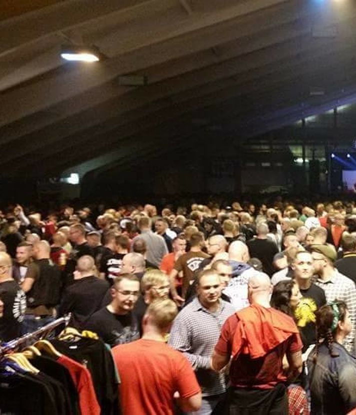 Die Neonazis marschieren und die Schweiz schaut zu