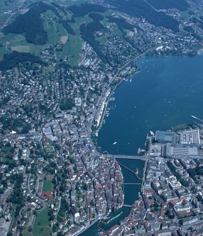 Luzern sagt Ja zur BZO – Zug wählt künftig im Majorz
