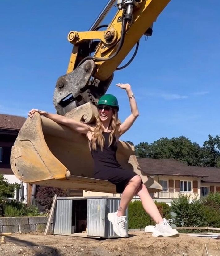 Anja Zeidler startet Bauarbeiten für ihr Haus in Luzern