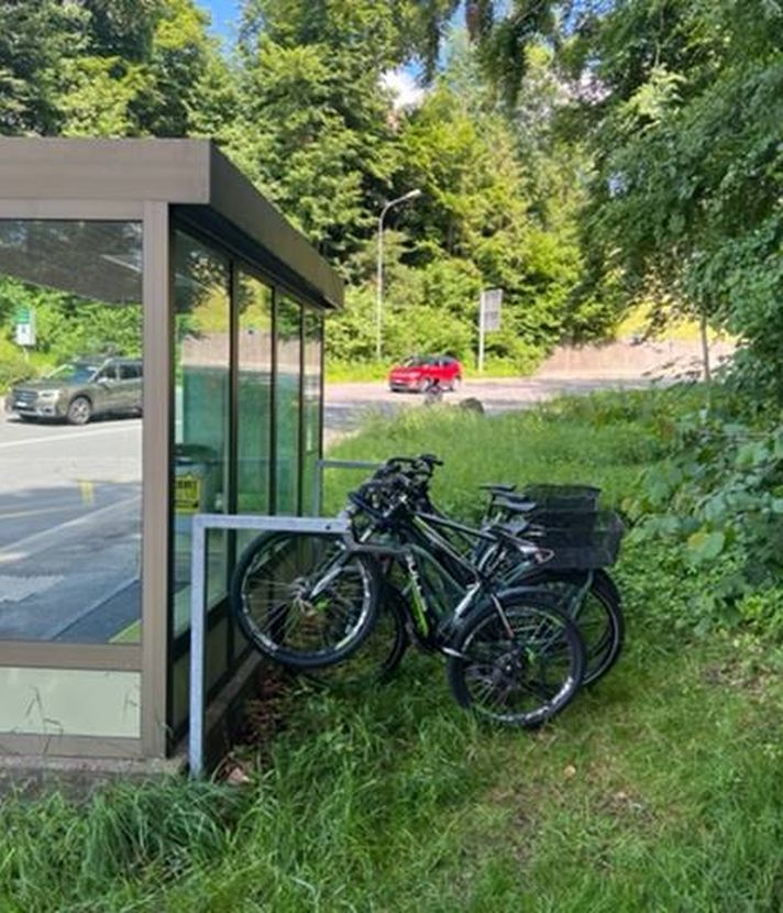 Menzingen lässt Velofahrerinnen im Regen stehen