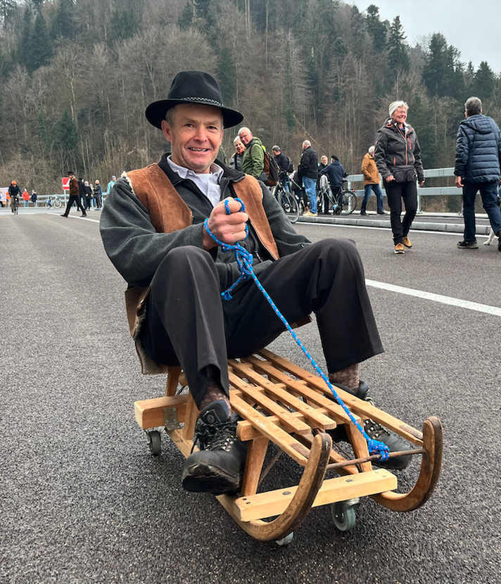 Mit dem Schlitten durchs Ränggloch – ganz ohne Schnee