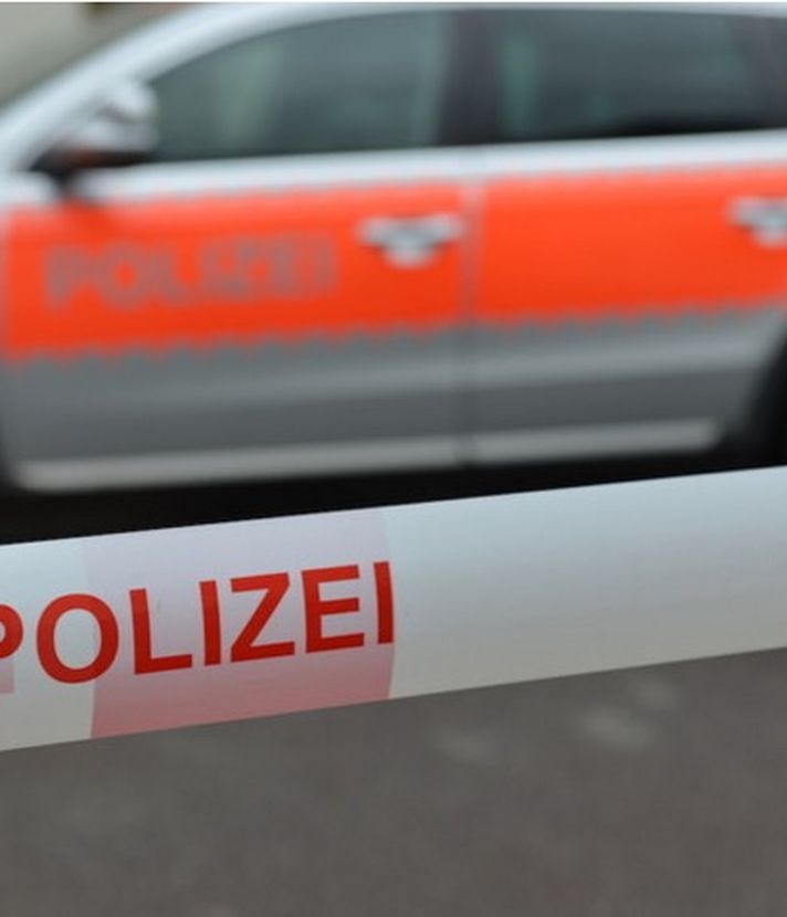 Velofahrer stösst Rentnerin um und haut ab