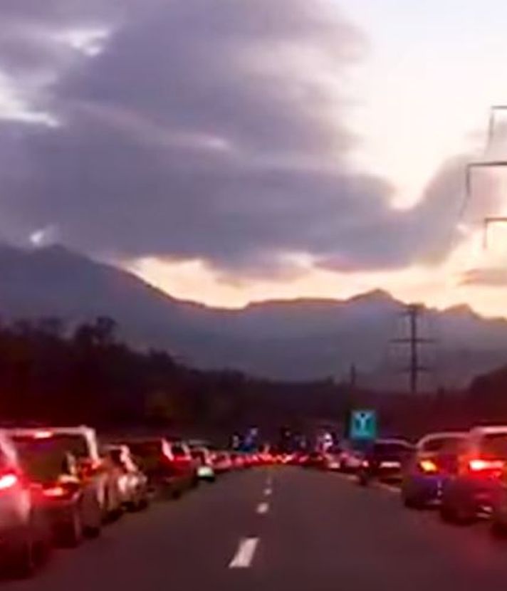 Luzerner Polizei zeigt, wie eine perfekte Rettungsgasse aussieht