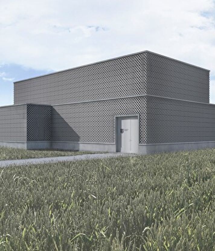 Auf Wiese neben Emmer Flugplatz wird ein Klotz gebaut