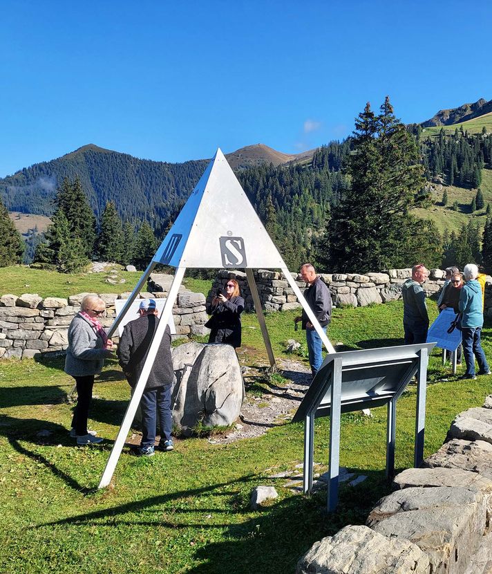 Älggialp: Wanderung zum Mittelpunkt der Schweiz