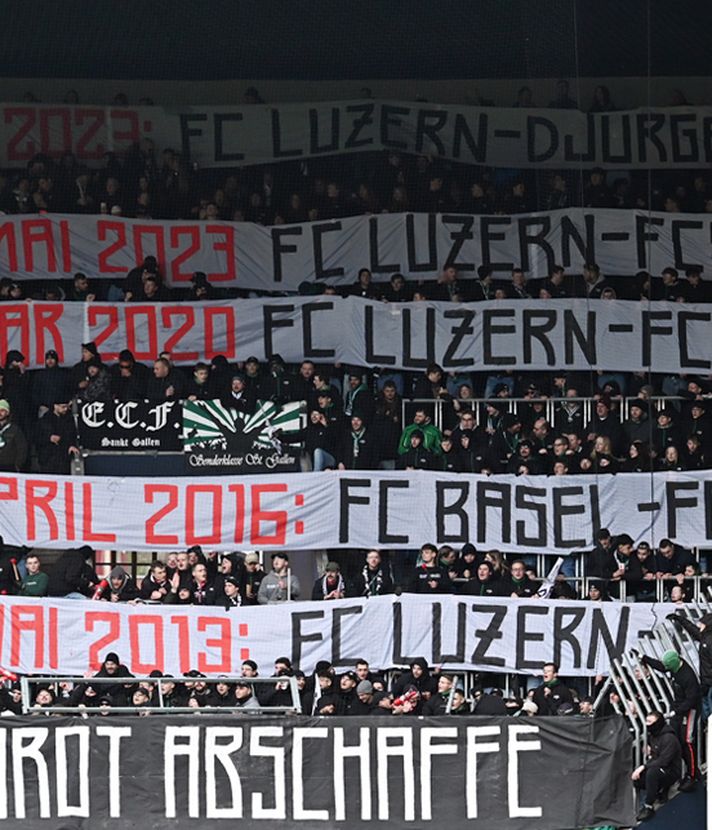 So protestieren St. Galler Fans in Luzern gegen Gummischrot