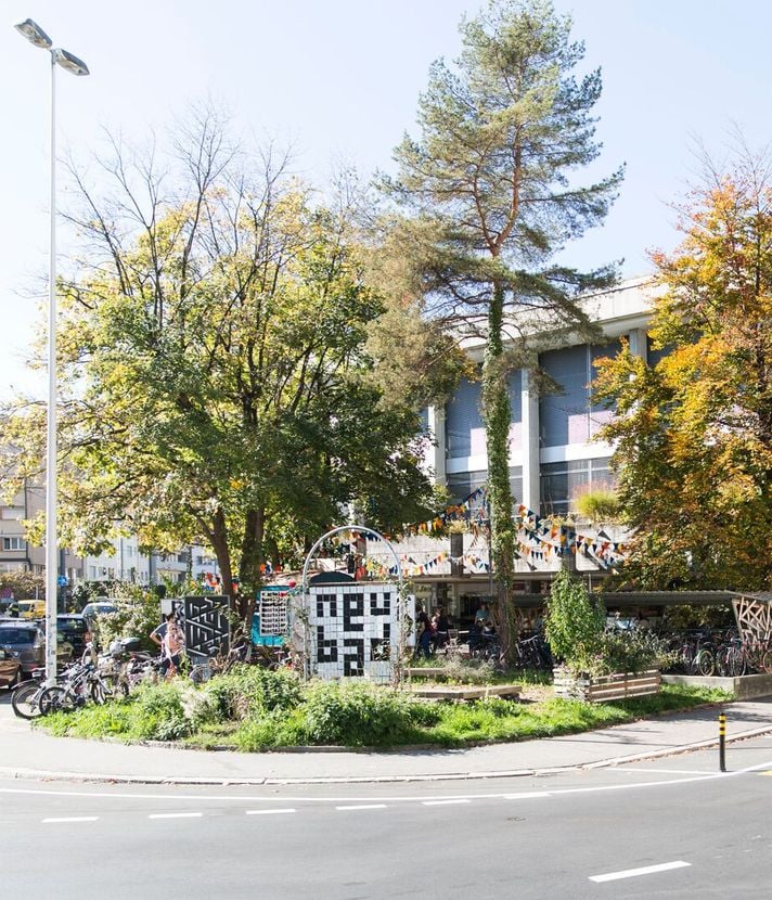 Bar statt Veloplätze – dieser Vorplatz wird umgekrempelt