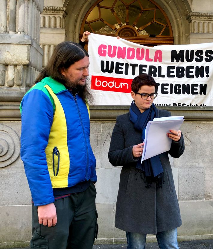 Aktivist muss wegen «Bodum»-Plakat bei Polizei antraben