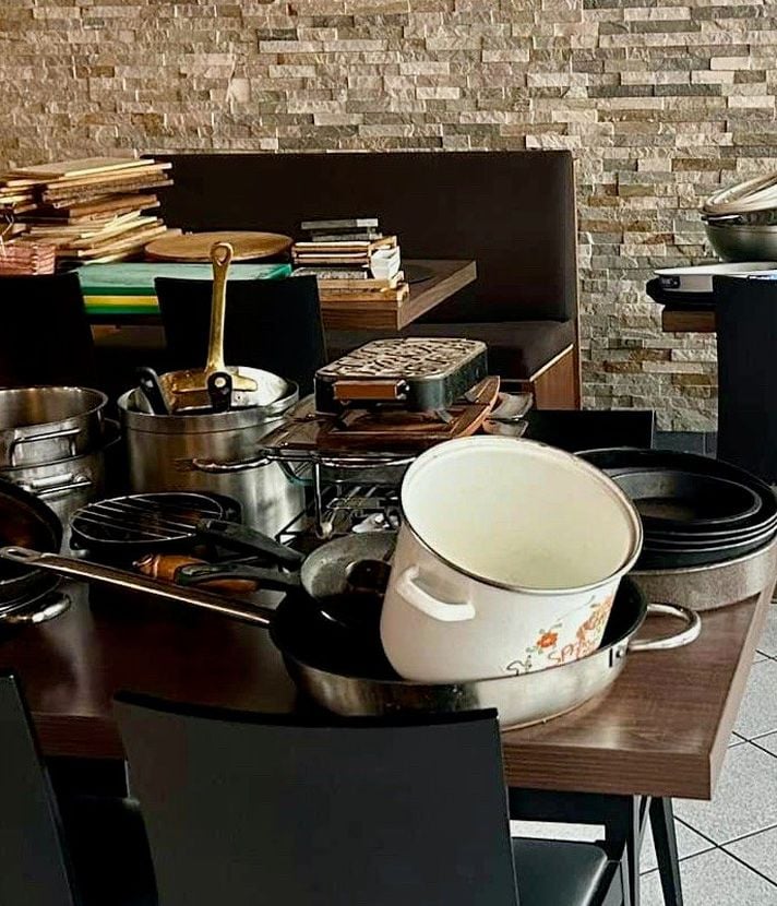 Restaurant verscherbelt Geschirr