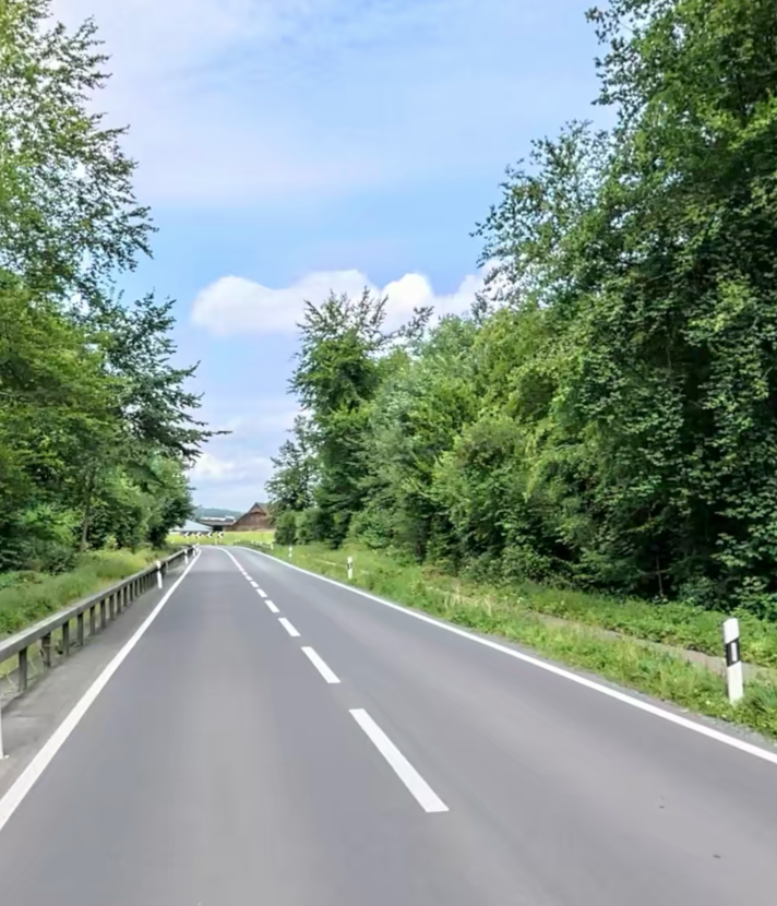WWZ reisst Drälikerstrasse in Hünenberg auf