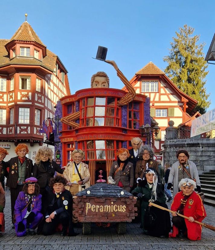 Diese Männer bauen Luzerns krassesten Fasnachtswagen