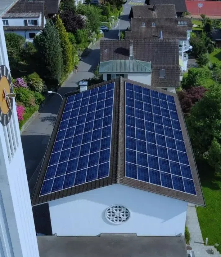 Auf dieses Kirchendach kommt bald eine Solaranlage