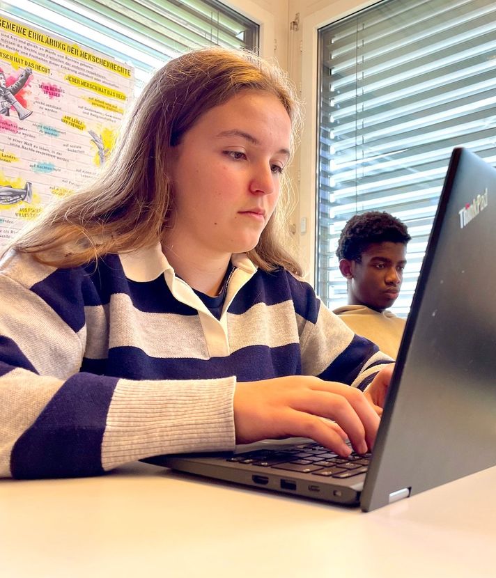 Warum Zuger Schulen voll auf künstliche Intelligenz setzen