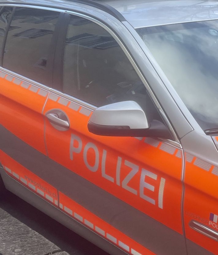 Fahndung: Polizei sucht Fahrer nach Kollision