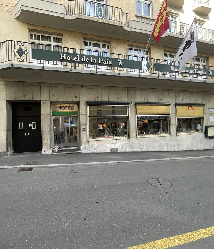 Hotel De la Paix und Hotel Ambassador werden verkauft