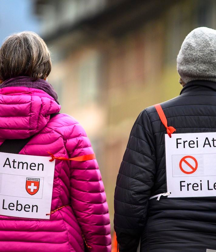 Maskenpflicht: Luzerner Kantonsgericht bestraft zwei Personen