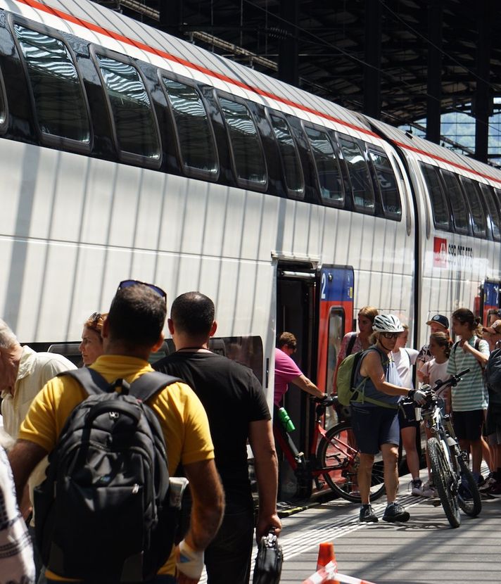 SBB-Kontrolleur findet ausgebüxten Teenager im Zürich-Zug