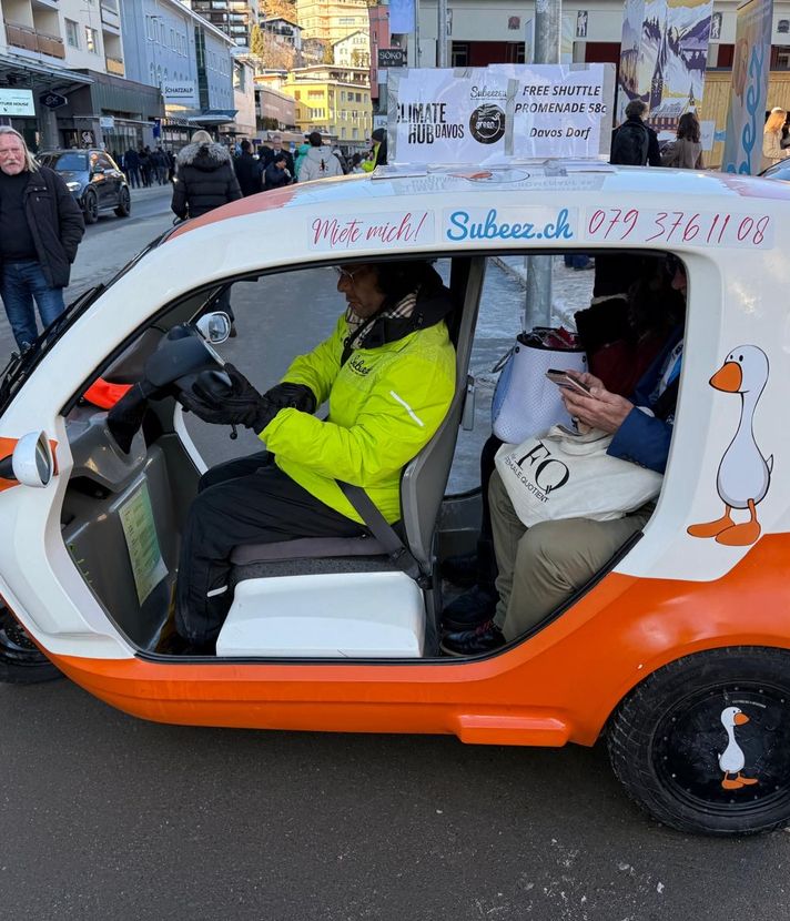Dieser Zuger kutschiert WEF-Gäste mit einem Tuk-Tuk