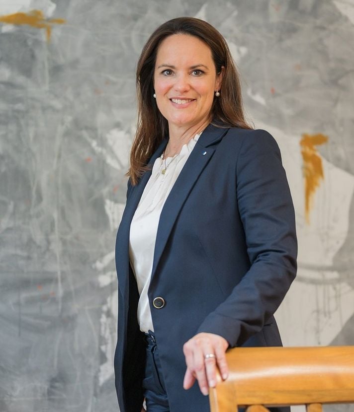 So rechtfertigt Michaela Tschuor den Lohn des Spitalchefs