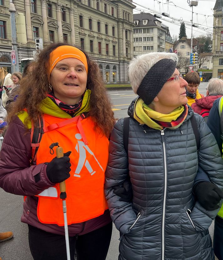 Blinde Luzernerin: «Ich träume, dass ich mir ein rotes Kleid kaufe»