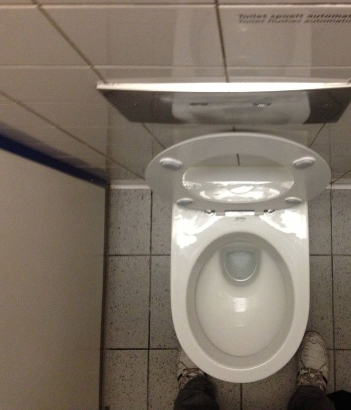 Sportschule Kriens hat Herren-WC-Tür entfernt