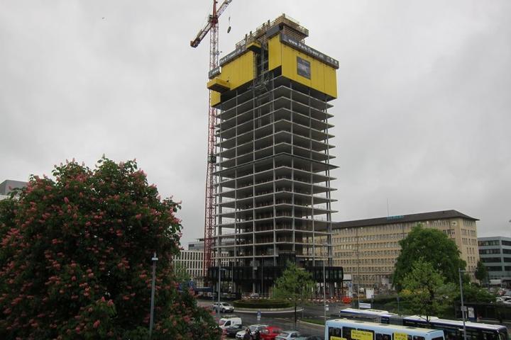 Mitten im Zentrum von Zug wächst das Hochhaus Park-Tower in die Höhe.