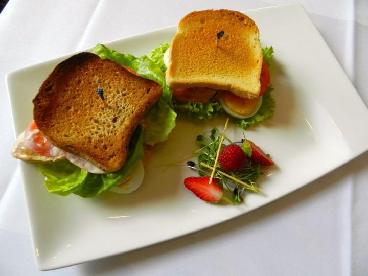 Das Club-Sandwich mit glutenfreiem Brot.