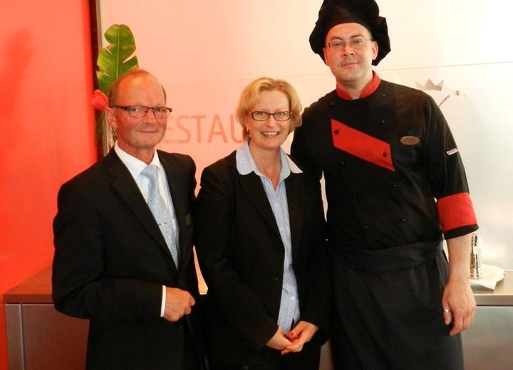 Chef de Service Charles Perrey, die Chefin Susanne Graber-Ulrich und der stellvertretende Küchenchef Kay Kriester.