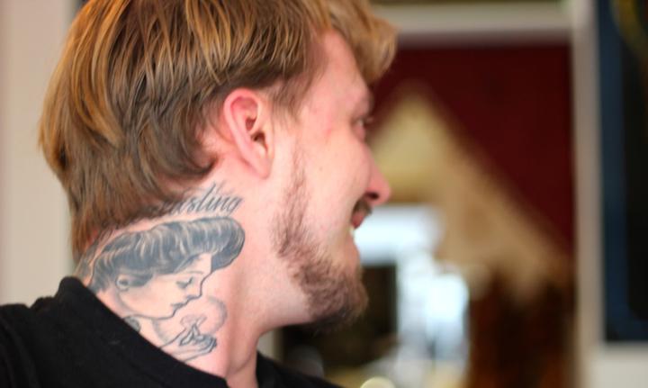 Tätowierer Lukas Speich arbeitet seit einem Jahr im XXX Tattoo an der Zürichstrasse.