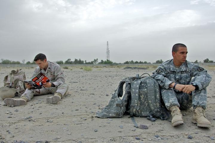 Warten im Krieg. Amerikanische Soldaten im Irak (Bild Fabian Biasio).